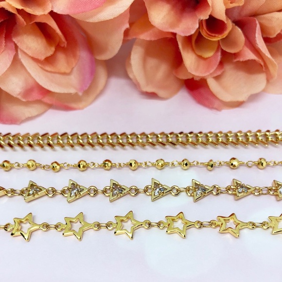 Dainty Gold Star Choker Necklace - Picture 4 of 8